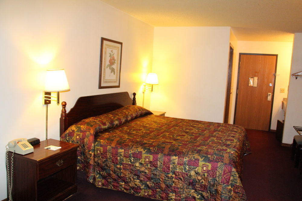 Westbridge Inn And Suites Centerville Exterior foto